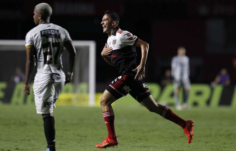 Em noite de golaços, São Paulo goleia Inter de Limeira