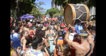 Carnaval: campanha alerta para infecções sexualmente transmissíveis