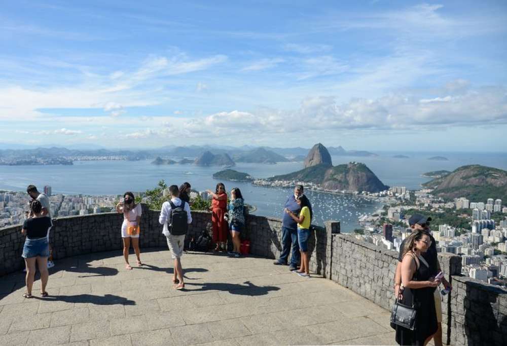 Cidade do Rio tem recorde de calor nesta sexta-feira de carnaval