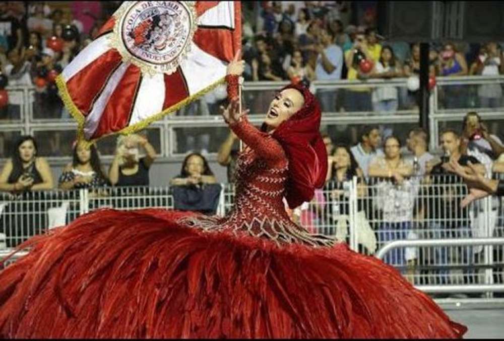 Escolas de São Paulo mostram cultura negra, indígenas e samba