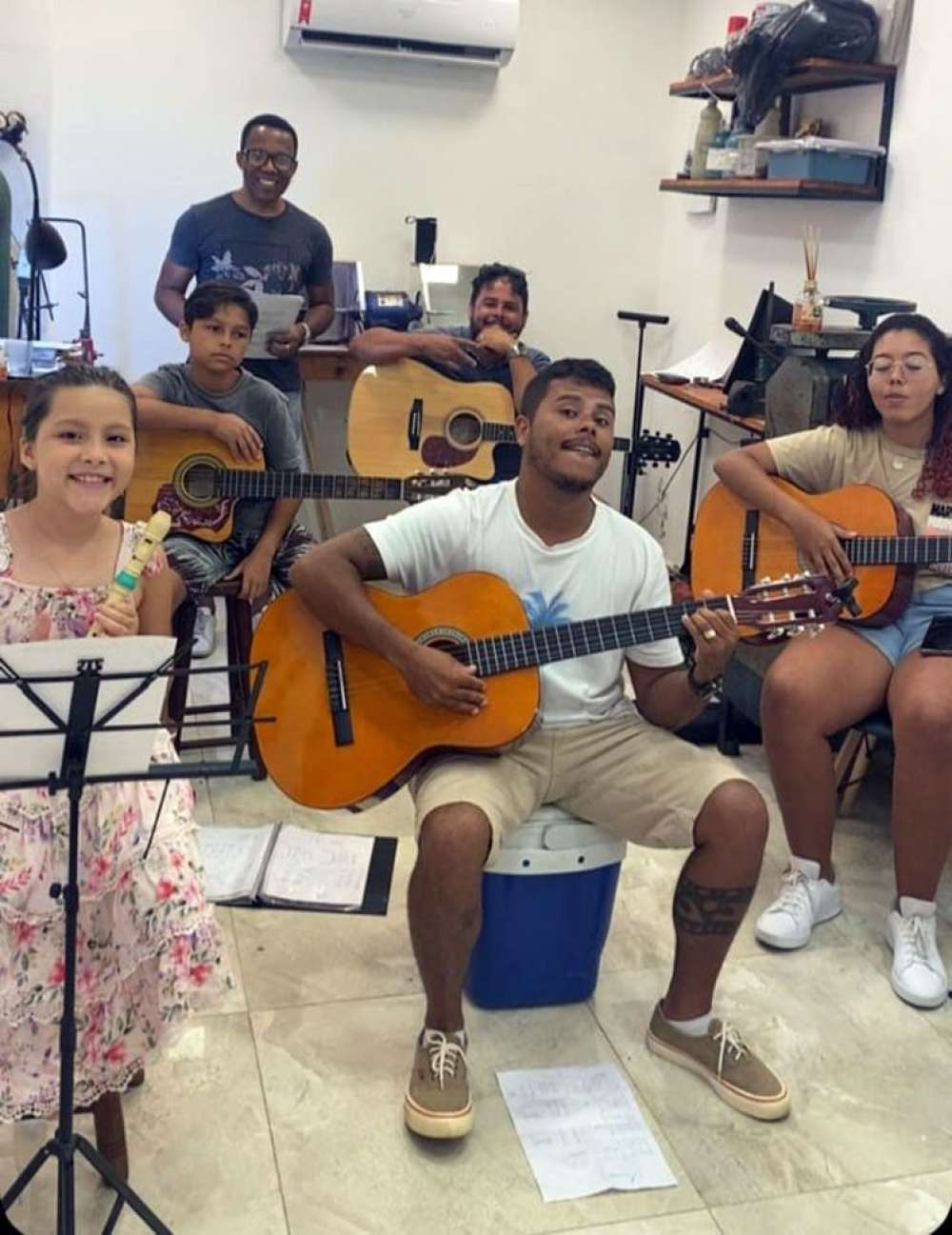 Cooperativa abre 160 vagas para aula de música gratuita em comunidades