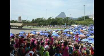 Rio tem 41 blocos de rua nesta segunda-feira de carnaval