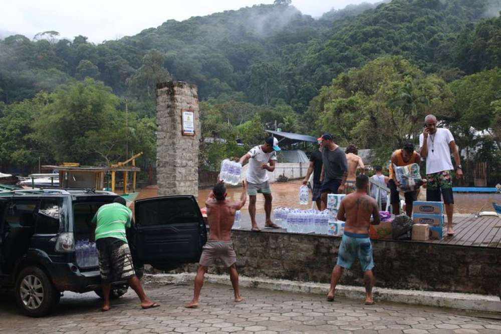 Abastecimento de água é parcialmente restabelecido em São Sebastião