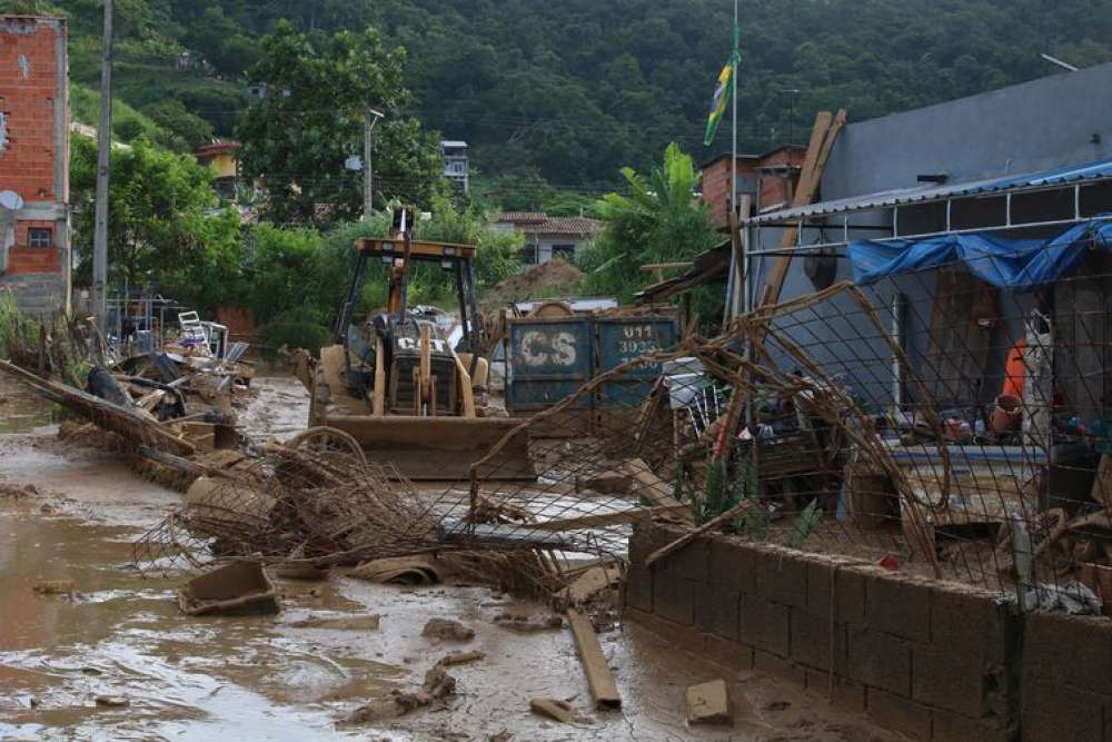 Liminar garante saída de moradores de zonas de risco em Caraguatatuba