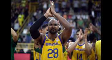 Brasil recebe Porto Rico e pode garantir vaga no Mundial de basquete