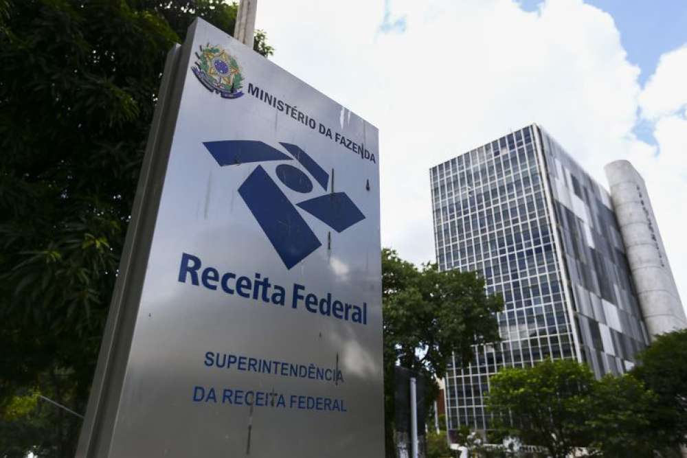 Arrecadação federal de impostos atinge R$ 251 bilhões em janeiro