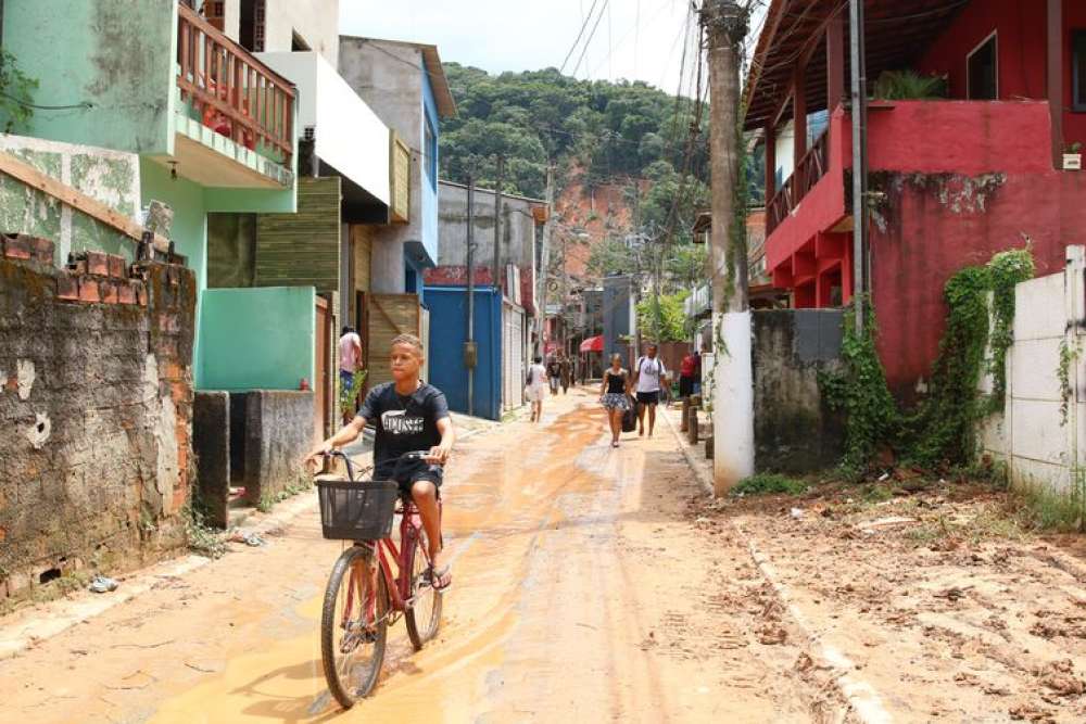 Prefeitos de municípios atingidos no litoral de SP vão a Brasília