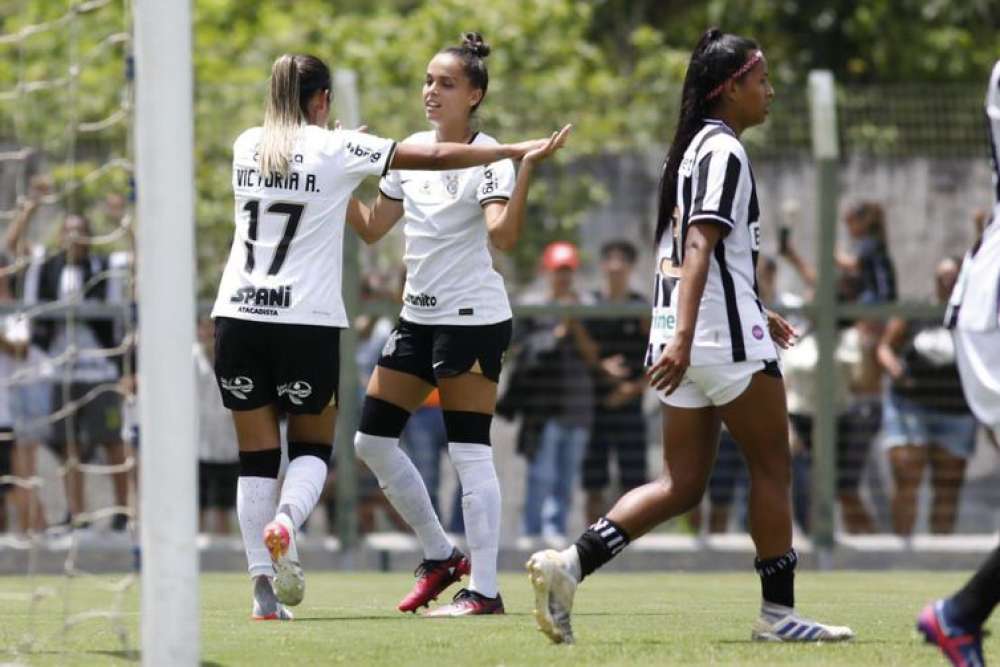 Timão goleia Ceará na estreia da elite do Brasileirão Feminino