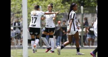 Timão goleia Ceará na estreia da elite do Brasileirão Feminino