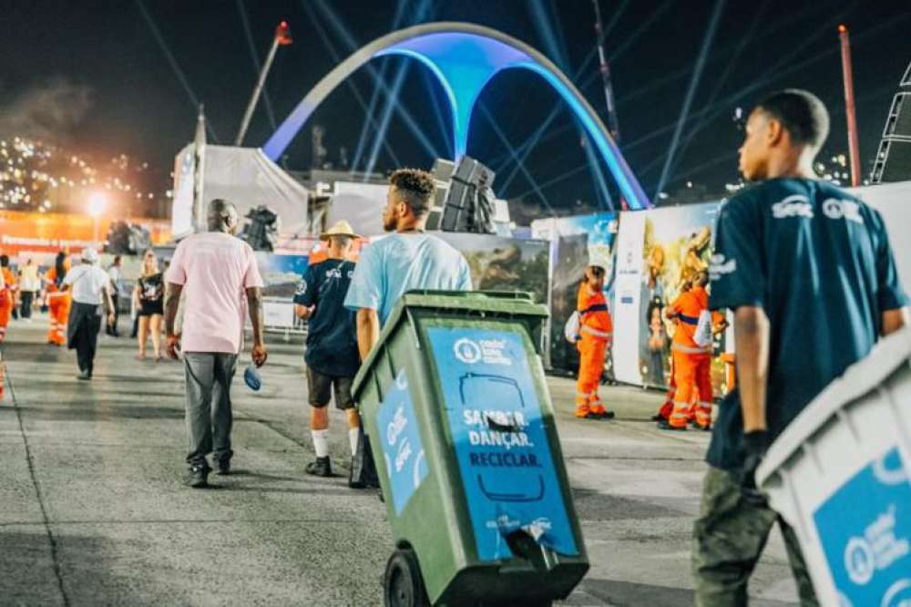 Reciclagem no Carnaval da Sapucaí 2023 entra para livro dos recordes