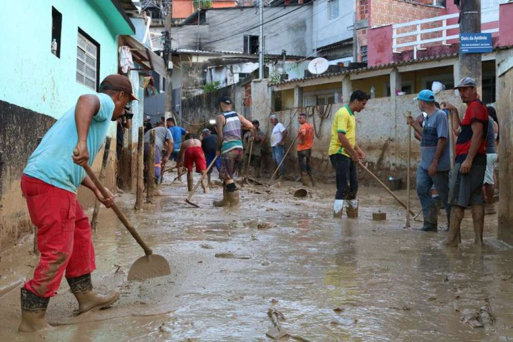 Governo federal vai ajudar SP a construir casas após deslizamentos