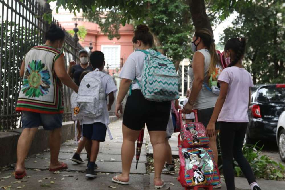 Rede municipal de ensino do Rio registra déficit de 6 mil professores