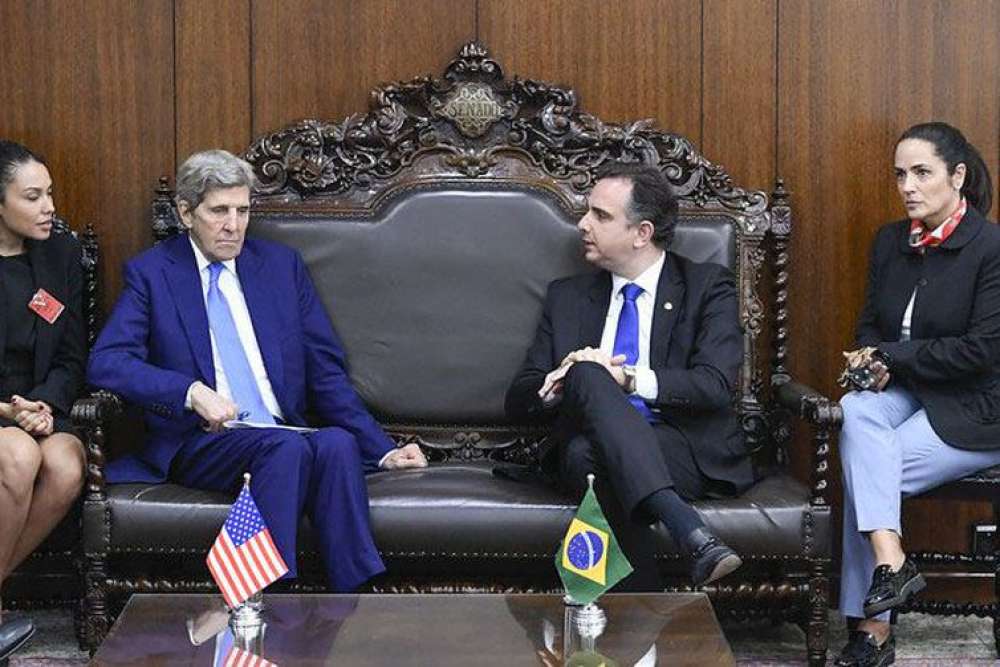 No Senado, Kerry discute pauta ambiental e parcerias com o Brasil