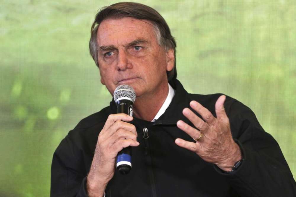 PF pode ouvir Bolsonaro no exterior sobre inquérito dos atos golpistas