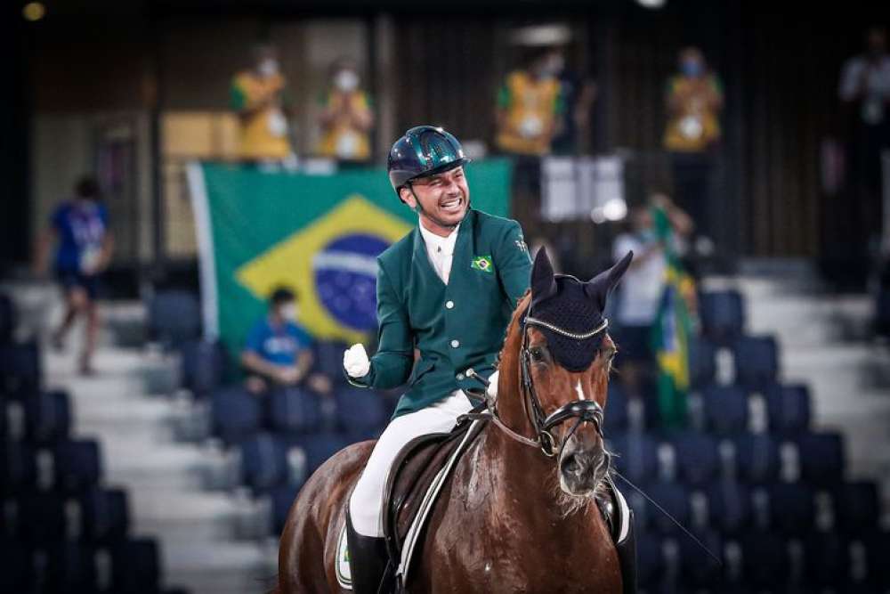 Hipismo paralímpico: Rodolpho Riskalla é prata em competição no Catar