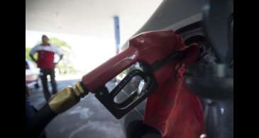 Governo dá prazo de 5 dias para denúncia de preço abusivo da gasolina