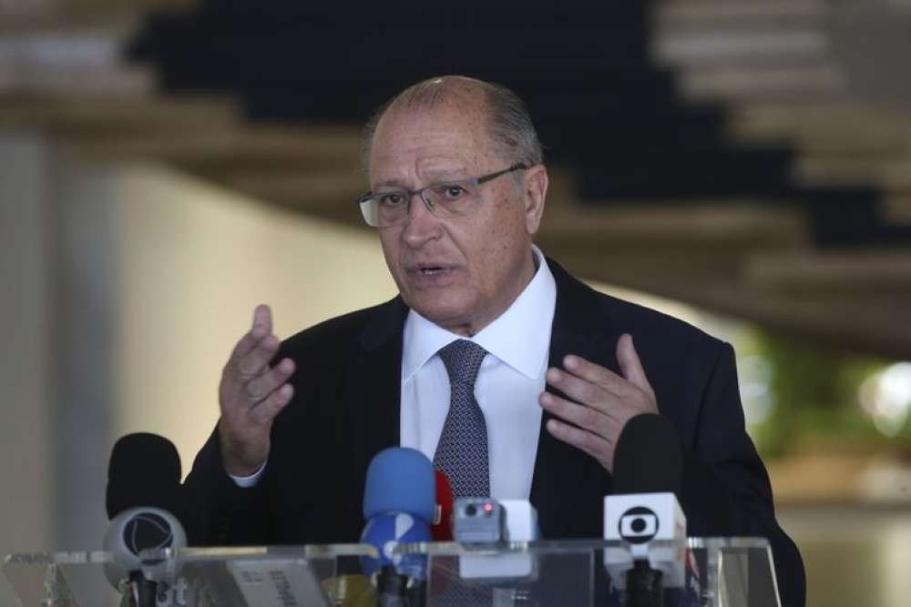 Alckmin diz que reforma tributária tem que ser feita neste ano