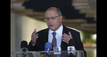 Alckmin diz que reforma tributária tem que ser feita neste ano