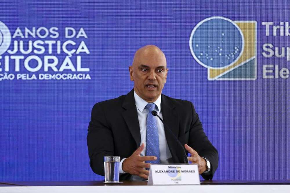 Moraes autoriza Torres a ficar em silêncio em depoimento à CPI