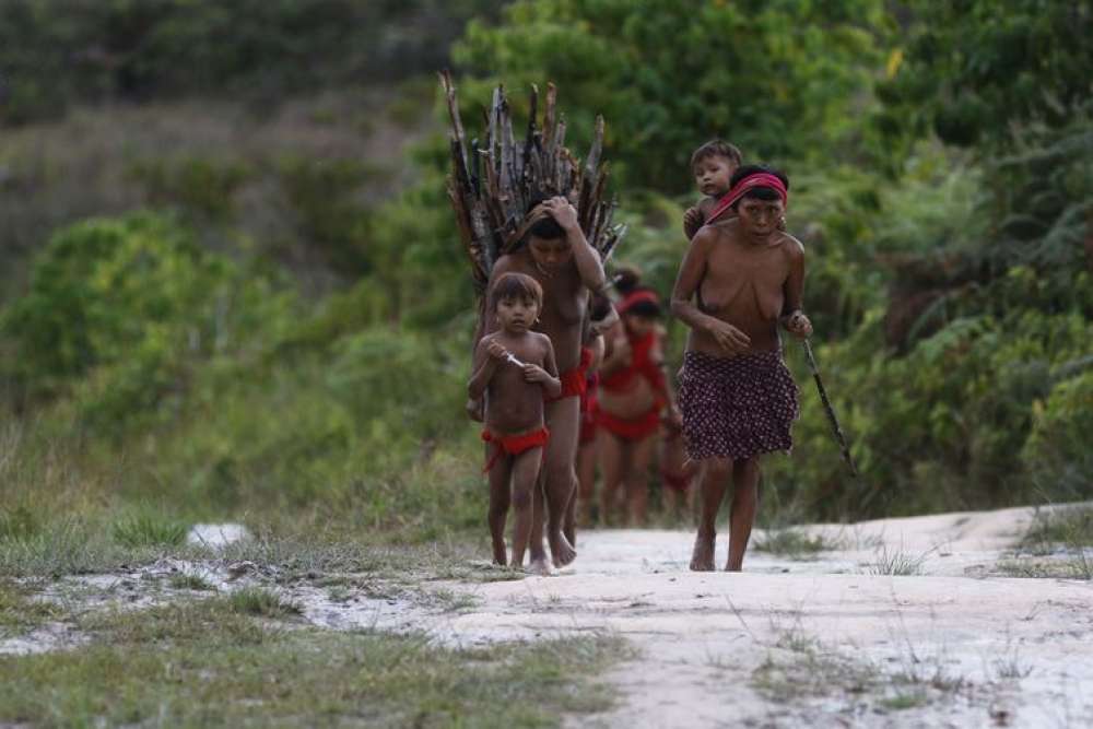 Três antenas de internet via satélite são instalada em área Yanomami