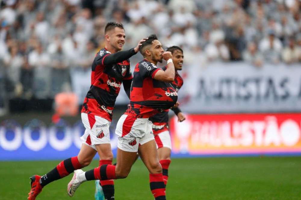 Corinthians perde para Ituano e se despede do Campeonato Paulista