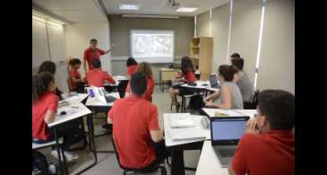 Especialistas pedem revogação do novo ensino médio