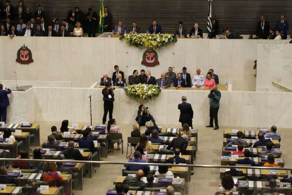 Deputados tomam posse e PL vai comandar a presidência da Alesp