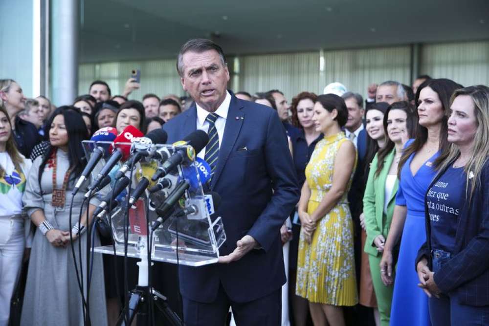 Bolsonaro recebe apoio de deputados reeleitos no Palácio da Alvorada