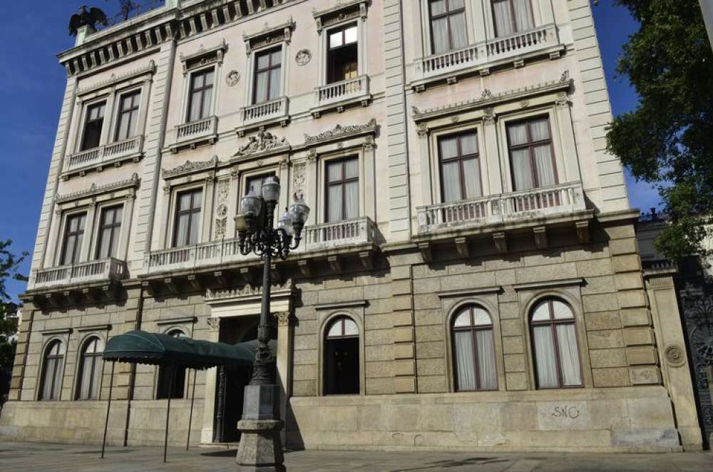 Piso histórico soterrado vira mistério no Palácio do Catete, no Rio