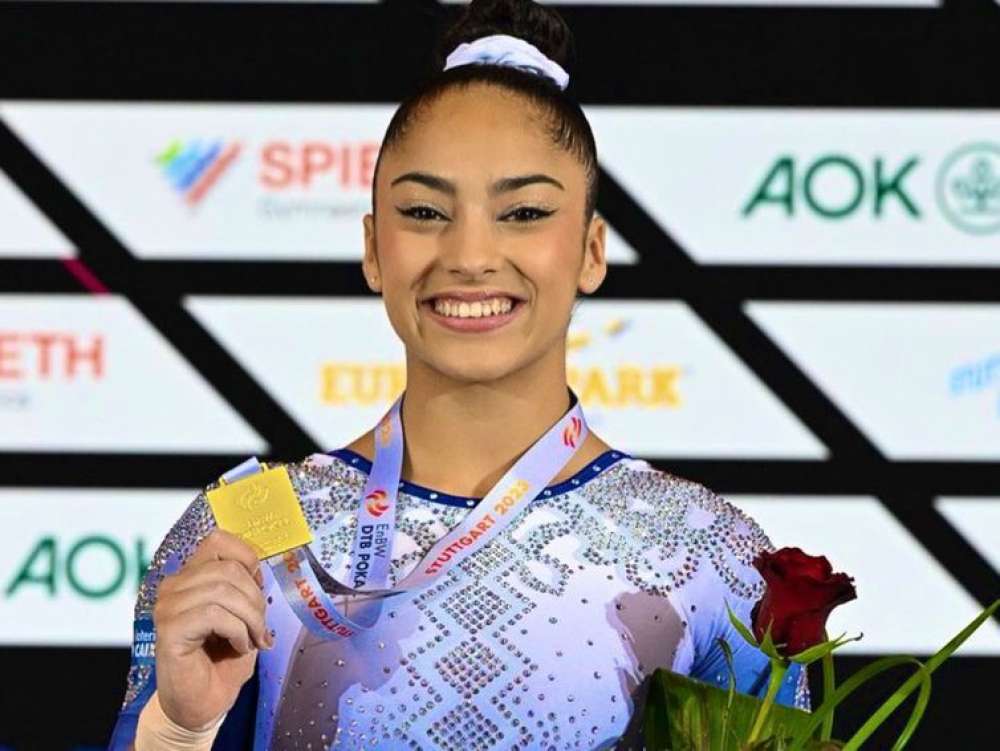 Júlia Soares leva ouro em tradicional evento de ginástica na Alemanha