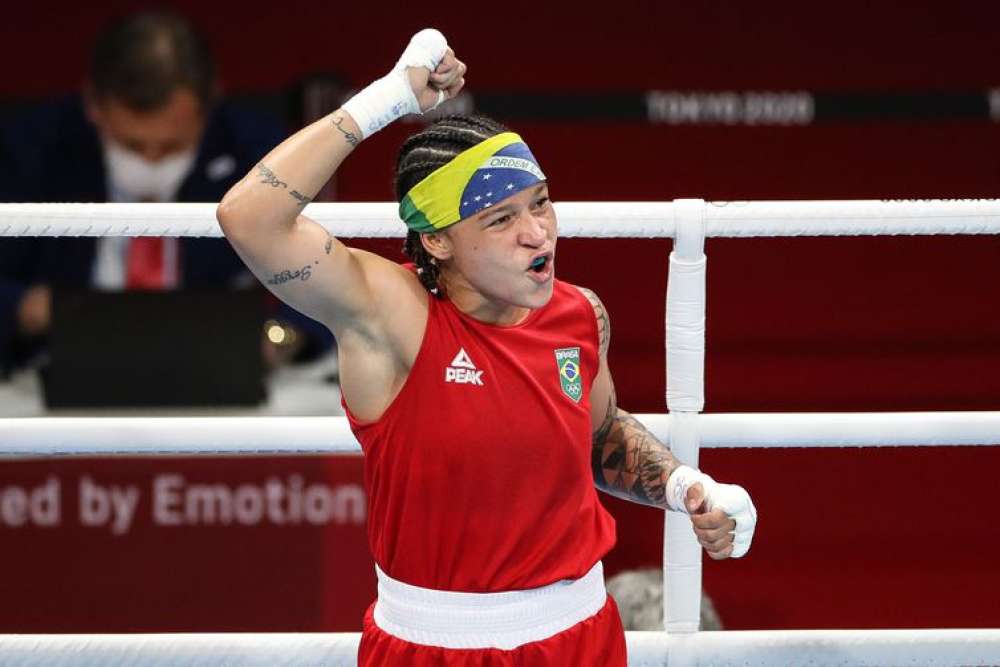 Bia Ferreira, Jucielen e Bia Soares vão às quartas do Mundial de Boxe