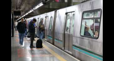 Metroviários voltam ao trabalho com catracas liberadas em São Paulo