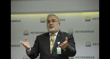 Presidente da Petrobras diz que pode reduzir preço da gasolina