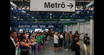 Metrô de SP não faz acordo e greve continua nesta sexta-feira