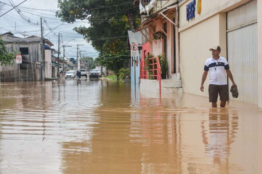 Com milhares sem abrigo, Rio Branco deve sofrer com mais chuvas fortes