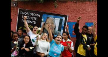 Vigília homenageia vítimas de ataque em escola de São Paulo