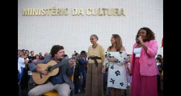 Cultura é do povo brasileiro e precisa ser respeitada, diz ministra