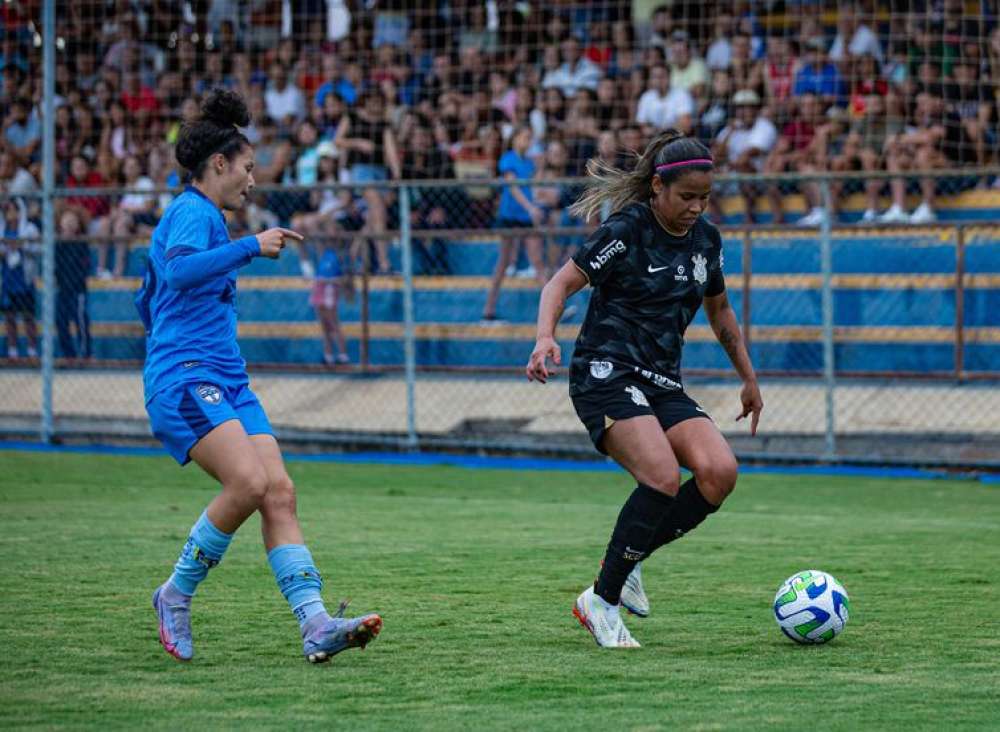 Corinthians empata e permanece na liderança do Brasileiro Feminino