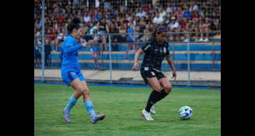 Corinthians empata e permanece na liderança do Brasileiro Feminino