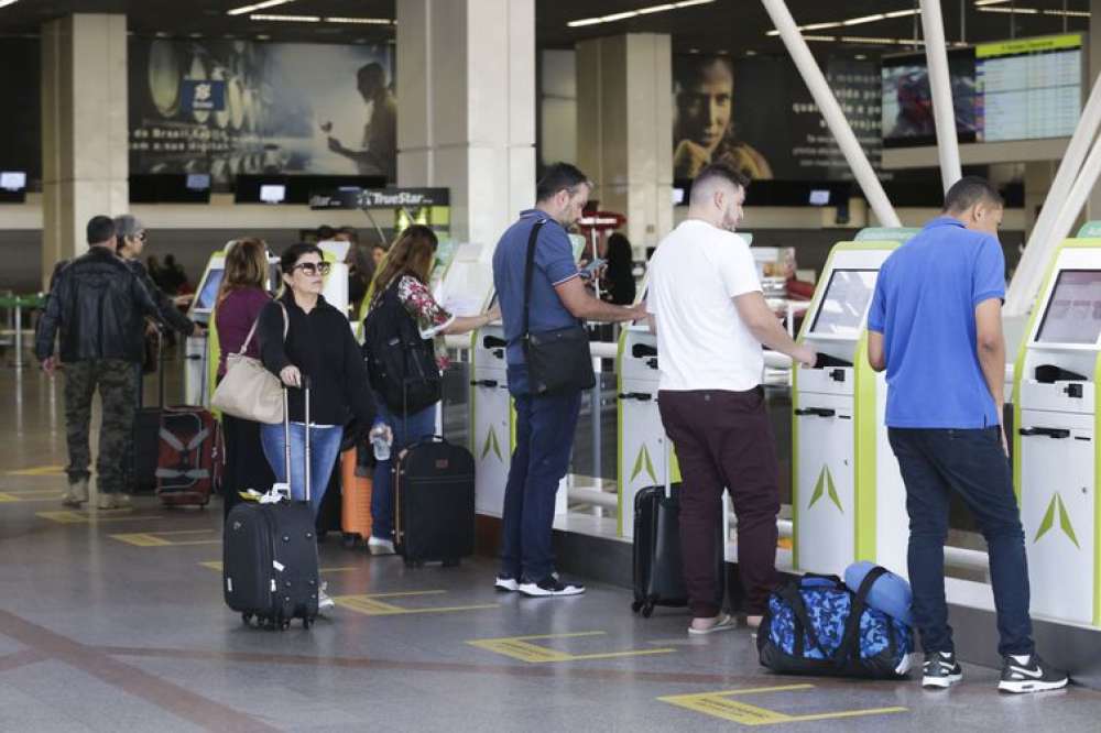 Aeroportos e rodoviárias esperam movimento intenso durante a Páscoa