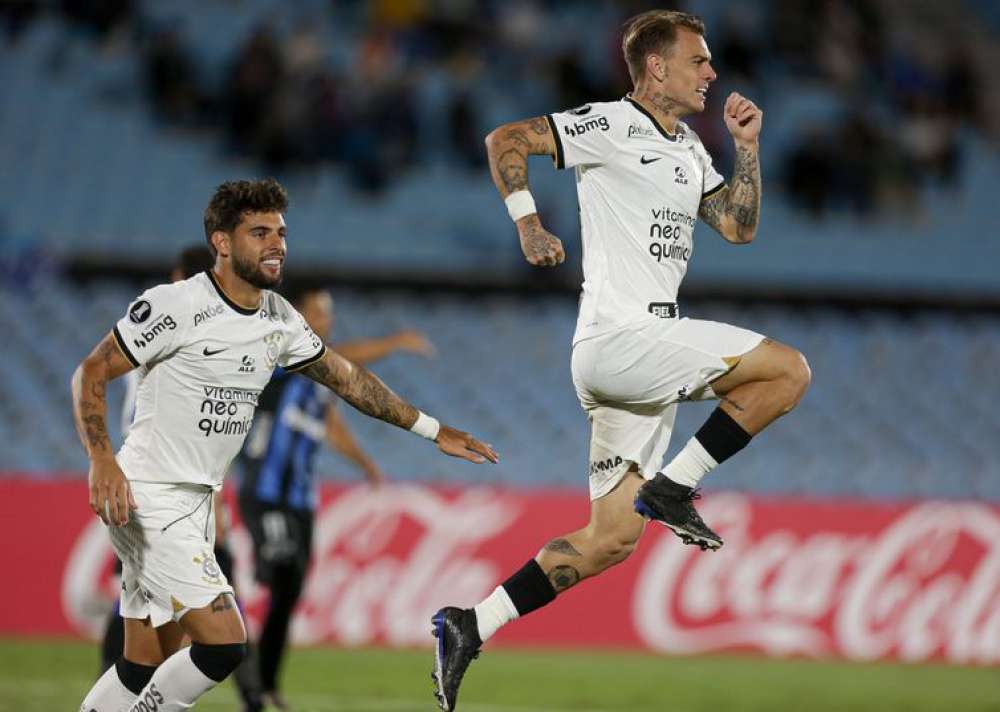 Corinthians inicia Libertadores com vitória sobre Liverpool no Uruguai