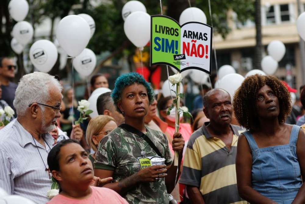 Especialistas defendem espaços de expressão de sentimentos em escolas