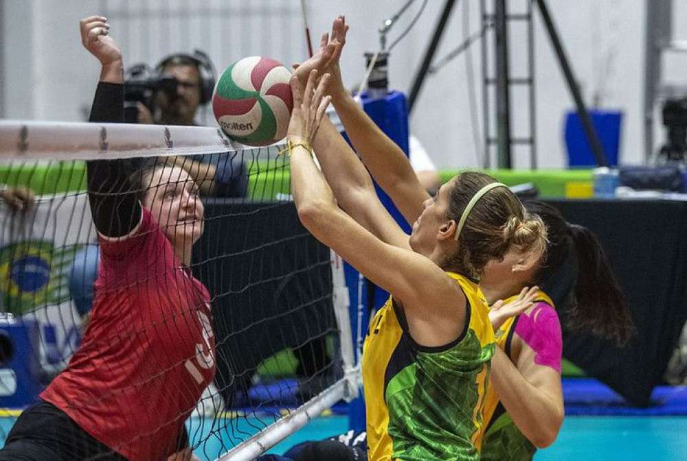 Campeão mundial, vôlei sentado feminino faz intercâmbio visando Paris