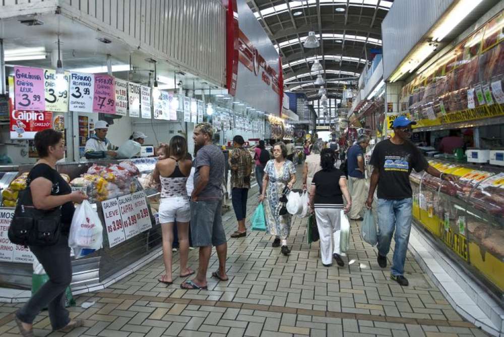 Inflação oficial sobe 0,71% em março, diz IBGE