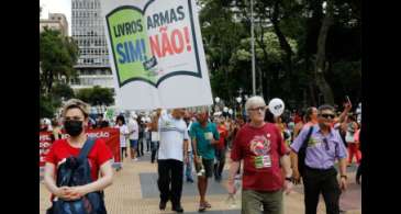 Sociólogo defende ações emergenciais para conter violência nas escolas