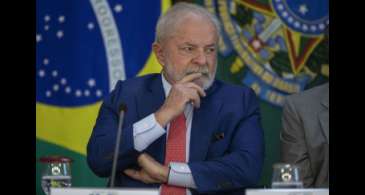 Na China, Lula critica uso do dólar no Banco do Brics