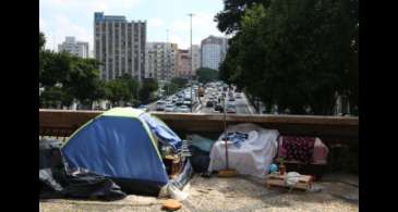 Desigualdade de renda aumenta nas metrópoles brasileiras em 2022