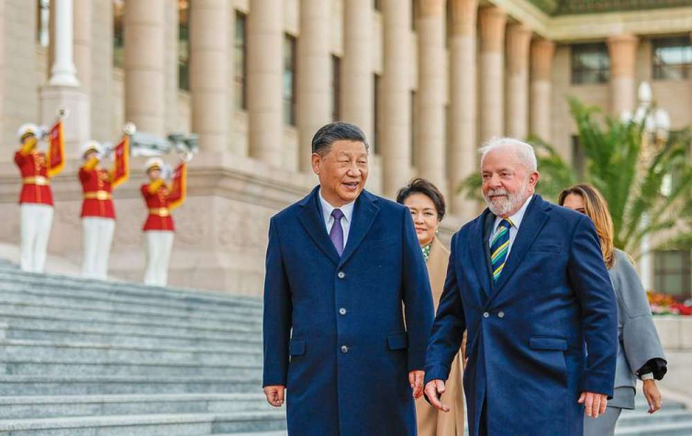 Lula e Xi Jiping assinam 15 acordos de parceria em Pequim