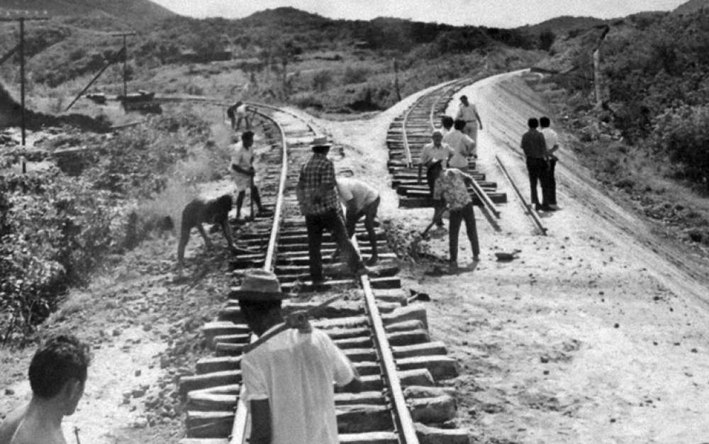 Petrópolis ganha mostra que destaca primeira estrada de ferro do país