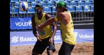 Vôlei de praia: Evandro e Arthur são campeões em fase do mundial no RJ